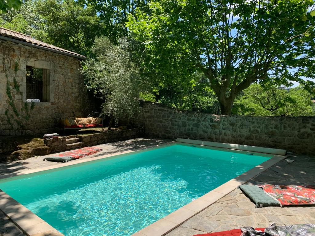 Picturesque Villa in Fenouillet with Garden