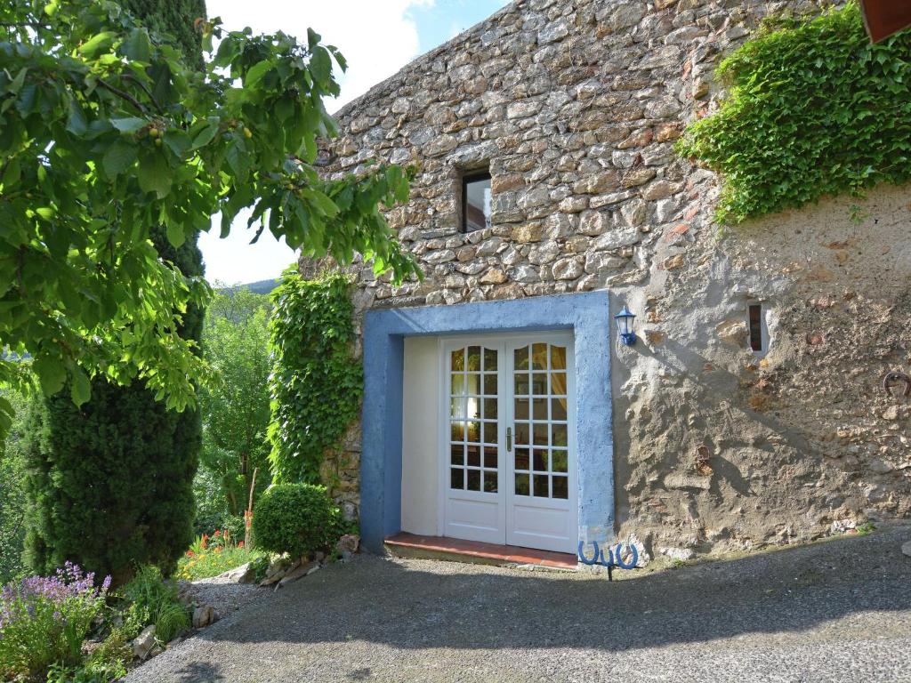 Picturesque Villa in Fenouillet with Garden , 66220 Fenouillet