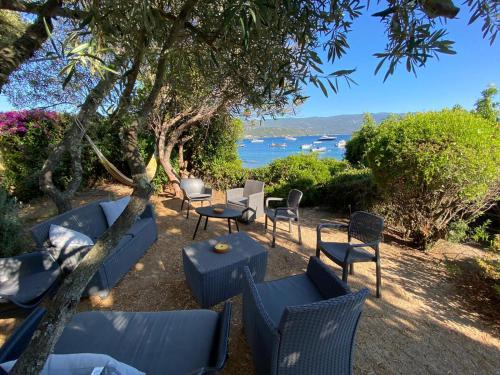 Villa pieds dans l'eau Pietrosella france