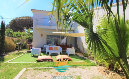 Pieds dans l'eau, la maison du bonheur