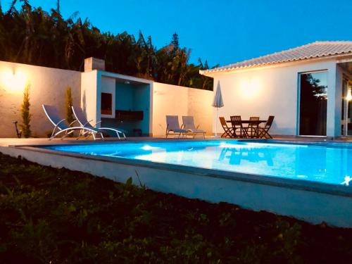 Villa Villa Pinheira IV -Heated swimming pool and jacuzzi Rua das Furnas-Vereda do Arraz N-20C Calheta