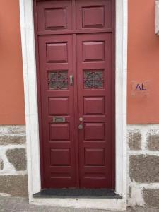 Pink House - Ponte de D. Luís