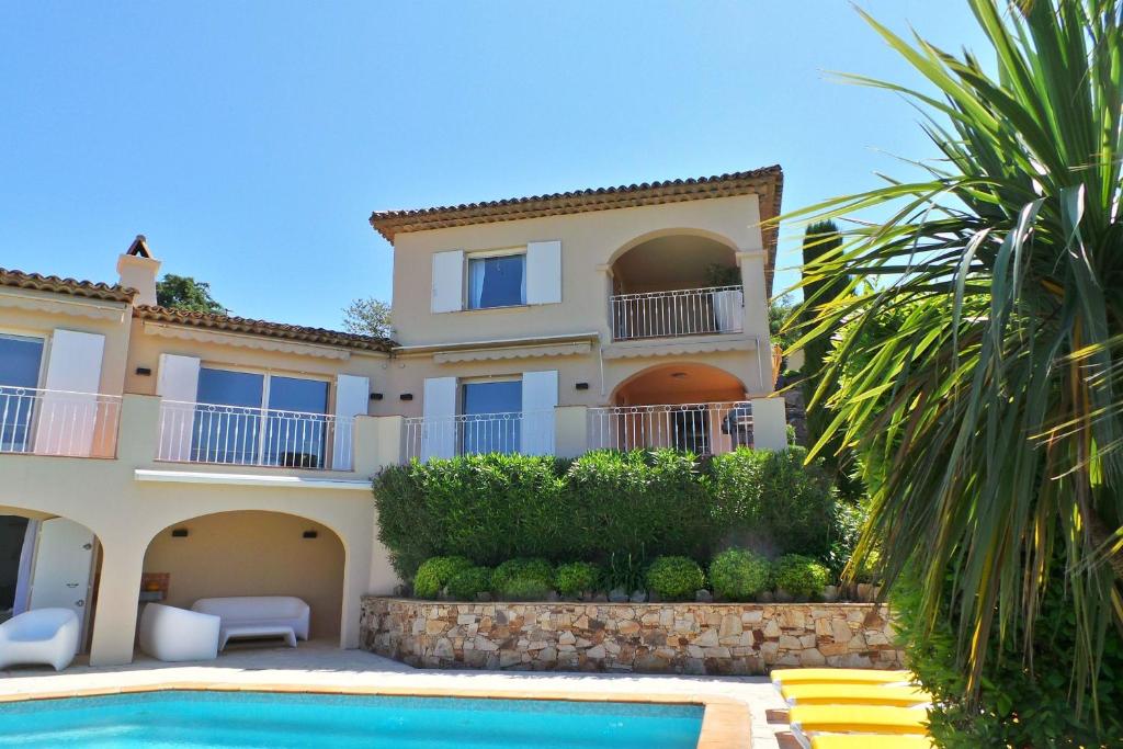 Villa Pins pignons 3312 67 rue de l amandier 83120 Sainte-Maxime