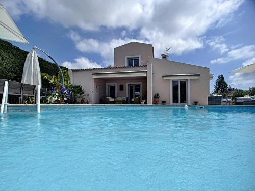 VILLA - PISCINE - STANDING- VUE MER-GOLFE JUAN Vallauris france