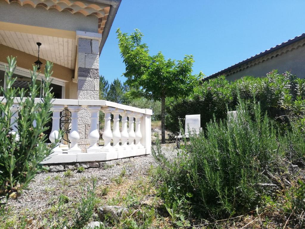 Villa Villa Plein Sud 1495 Route de Nuelle, 07260 Rosières