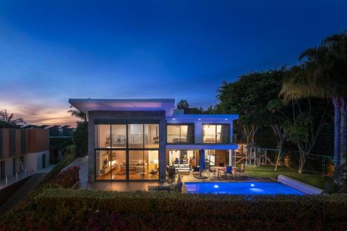 Pool sun and sea view - Vila das Quebradas