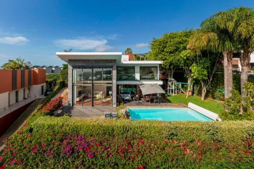 Pool sun and sea view - Vila das Quebradas