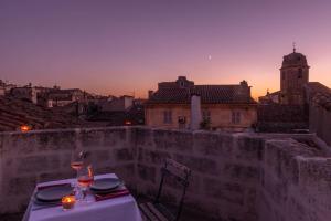 Private Mansion, completely renovated with swimming pool, in historical center