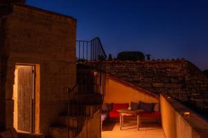 Private Mansion, completely renovated with swimming pool, in historical center