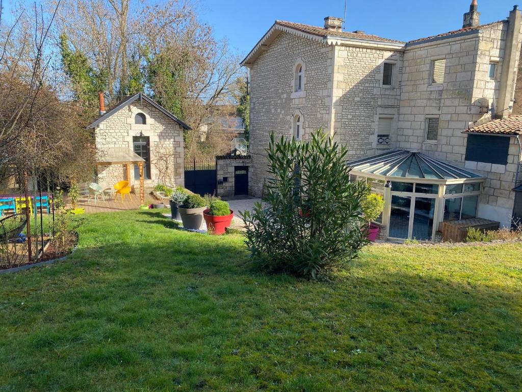 Villa Propriété en bord de Sèvre 31 Rue du Bas Sablonnier 79000 Niort