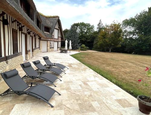 Propriété rénovée en 2022 Piscine-Tennis à 5 min de Deauville