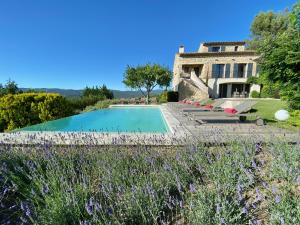 Villa provence living 338, avenue Dame Sirmonde 84220 Roussillon Provence-Alpes-Côte d\'Azur