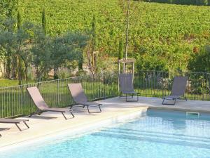 Villa Quaint Holiday Home in Aywaille with Sauna, bubble bath  84200 Carpentras Provence-Alpes-Côte d\'Azur
