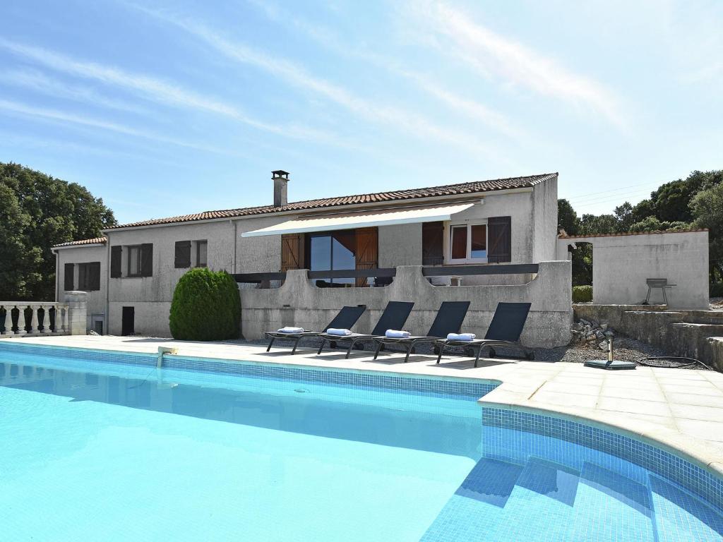 Villa Quaint Villa in Argelliers with Private Swimming Pool  34380 Argelliers