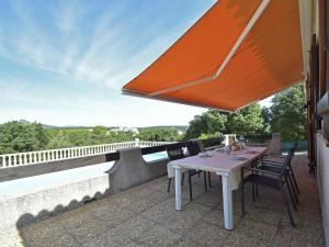 Quaint Villa in Argelliers with Private Swimming Pool