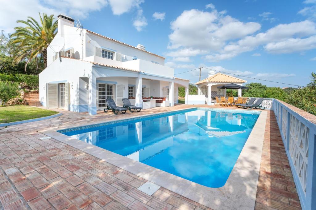 Villa Quiet Spacious House - Swimming Pool Sitio da Caramujeira, Vale del Rei 8400-301 Benagil