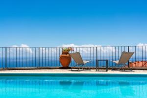 Quinta D'alegria by OurMadeira