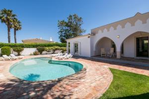 Villa Quinta da Caldeira - Villa com piscina a 5 minutos a pé da praia Estrada da Meia Praia, Urbanização Quinta da Caldeira Lote 1 8600-315 Lagos Algarve