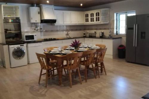 Quinta do Sobreiro, 4 bedroom Modernised Farmhouse