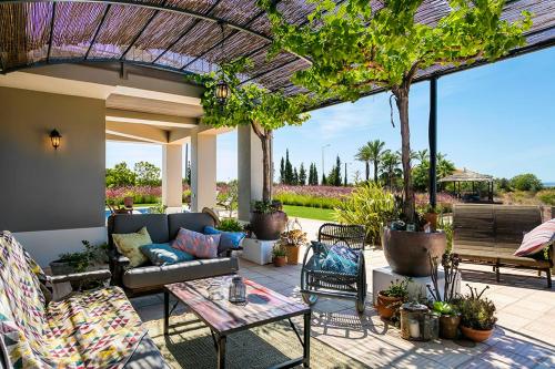 Quinta dos Caneiros Luxury villa Ocean views walk to beach