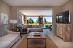 Quinta dos Caneiros Luxury villa Ocean views walk to beach