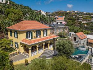 Quinta Girassol by OurMadeira