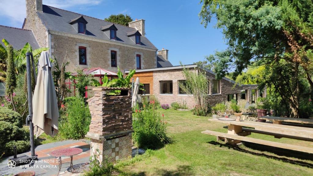 Villa Radendour, manoir, piscine intérieure spa, billard 1 Rue des Étangs 22450 Langoat