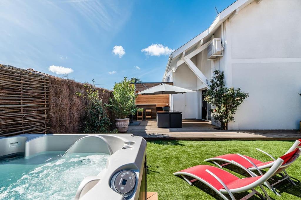 Ravissante maison 3* avec jacuzzi proche lac 886 Avenue Pierre Georges Latécoère, 40600 Biscarrosse