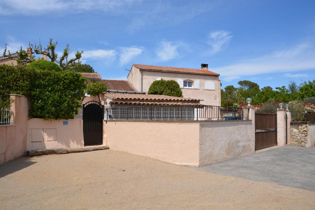 Résidence MAISONS DE LA PLAGE - Maisons & Villas pour 5 Personnes 74 11370 Port Leucate