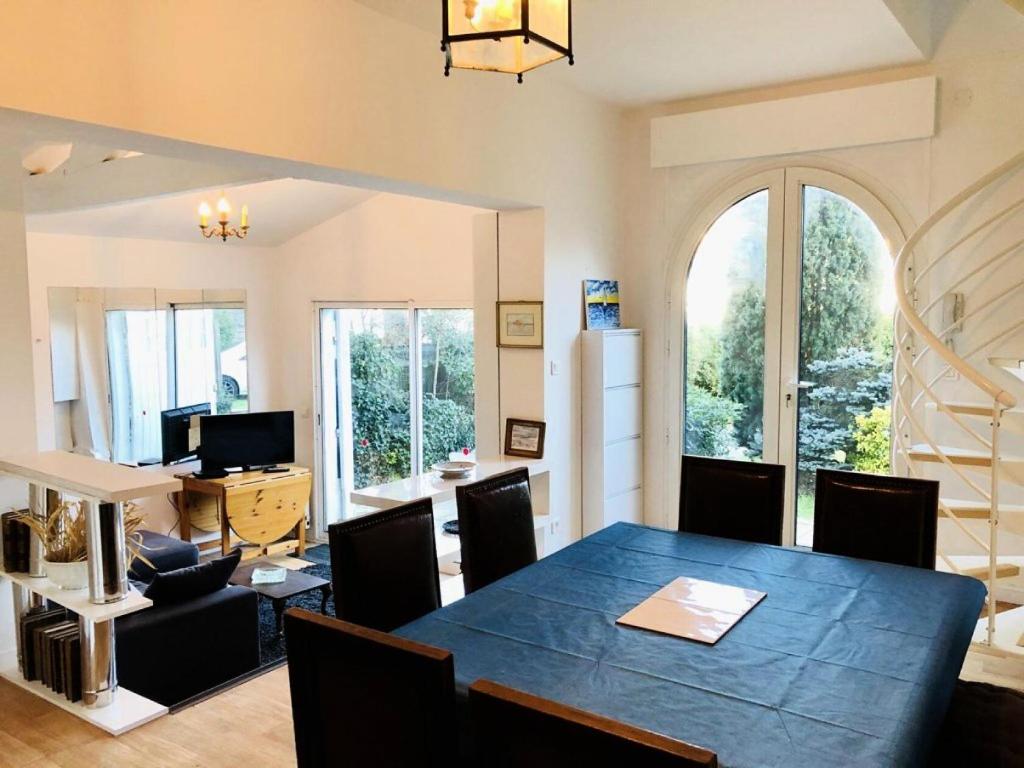 Résidence Villa \ 53, cours Lamarque de Plaisance, 33120 Arcachon