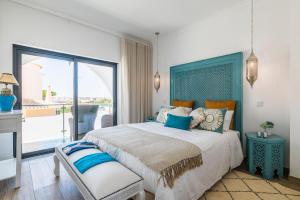 Villa Riad Matias Galé - Luxury Villa with private pool, AC, free wifi, 5 min from the beach Rua Água Marinha, 51 8200-428 Guia Algarve