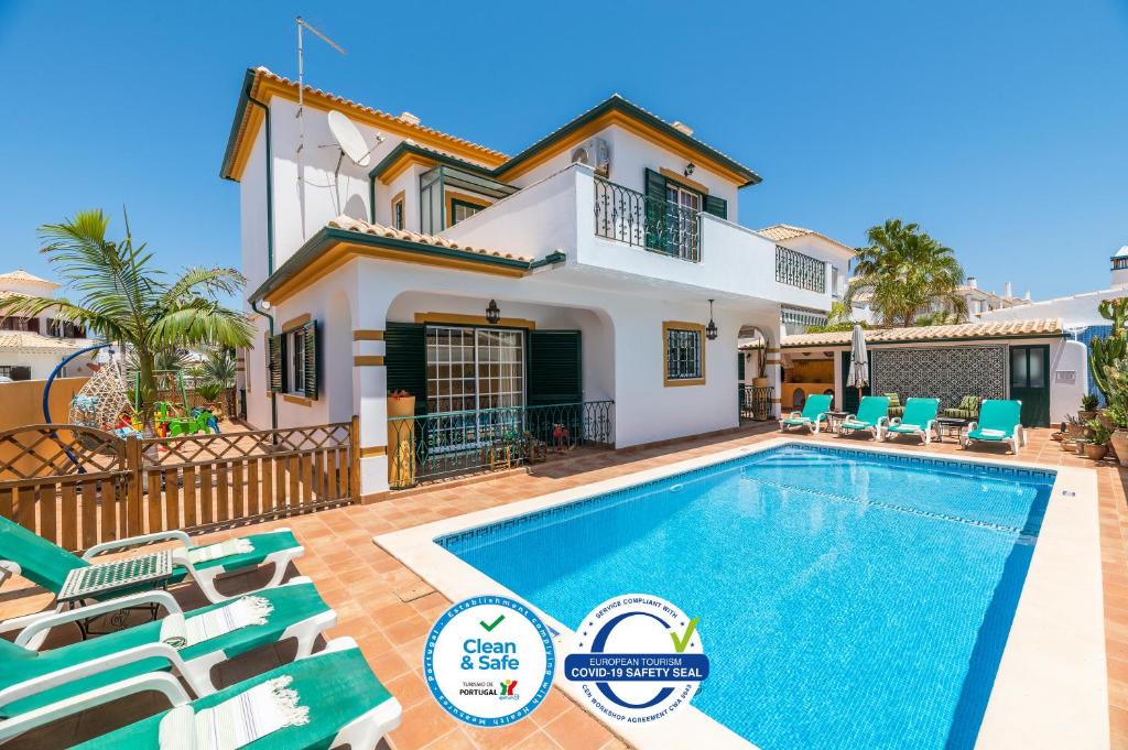 Villa Riad Serpa Galé - Luxury, private pool, AC, wifi, 5 min from the beach Rua Água Marinha, 89 Albufeira 8200-385 Guia