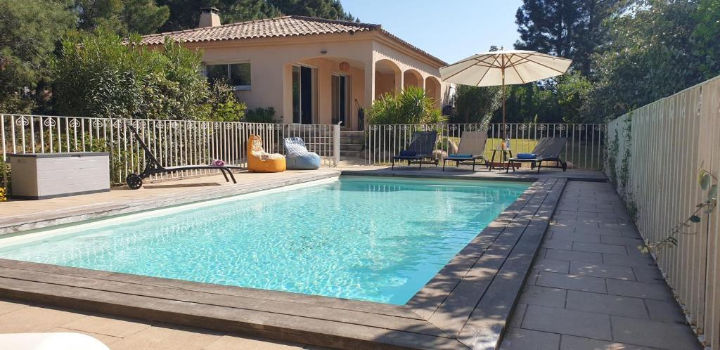 Villa Villa Ribba 10 pers piscine 5 min plage en voiture route de Ribba Macchia di cervi, 20137 Porto-Vecchio