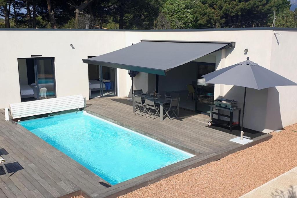 Villa Villa Rossa 6 pers dans résidence avec piscine chauffée privée route de Cala Rossa, 20137 Lecci