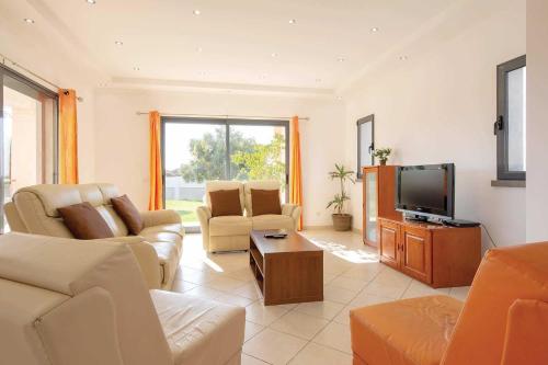 Villa Villa Ruana - 5 bedrooms on Suite- Free out door Hot Jacuzzi - By Bedzy Rua D. Carlos I Albufeira