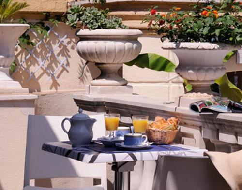 Hôtel Villa Saint Hubert 26 Rue Michel Ange Nice