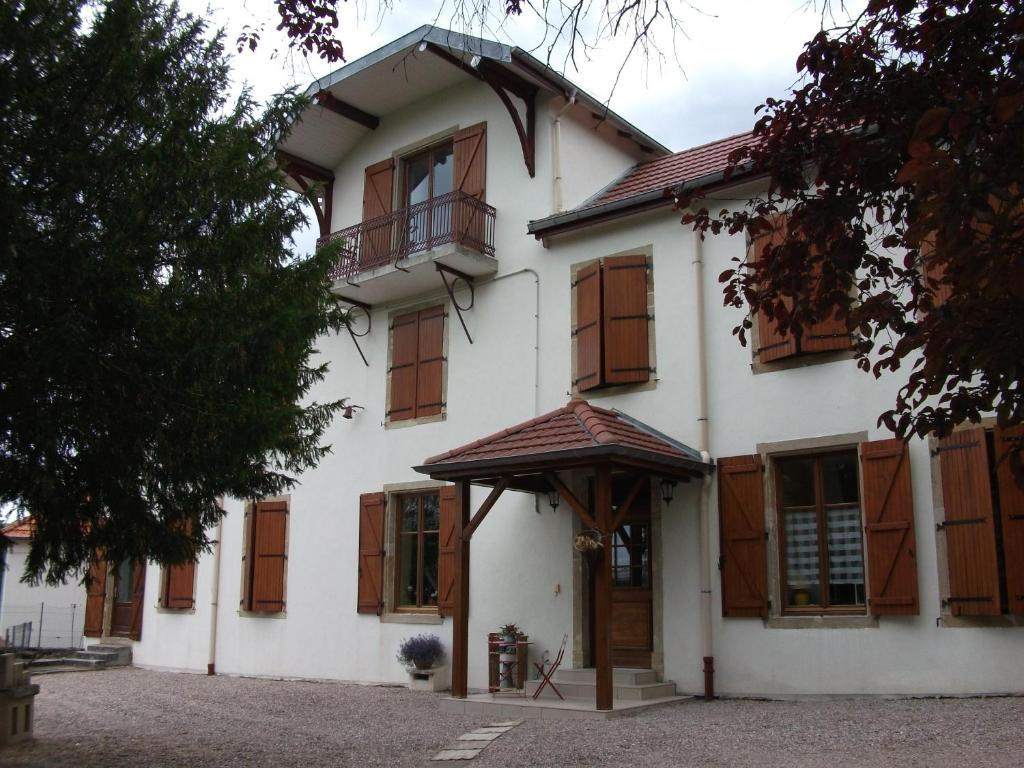 Villa Villa Sainte Barbe 20 Rue du Haut de Chaumont, 88500 Mirecourt