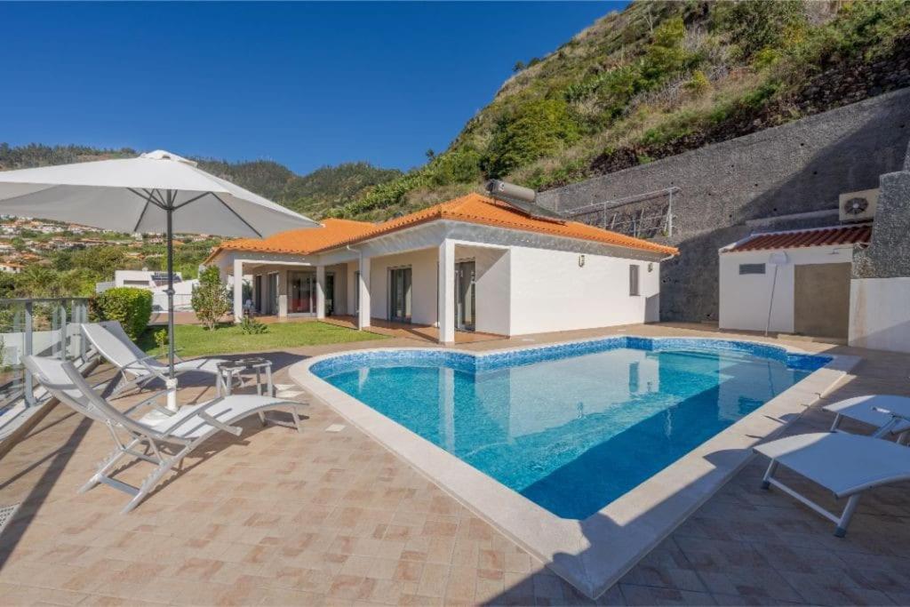 Villa Villa San Michelle Rua do Pombal 5 5, 9370-048 Arco da Calheta