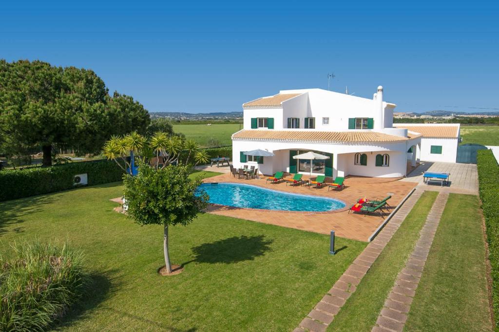 Villa Villa Sandra Rua do Pinhal, 8200-593 Albufeira