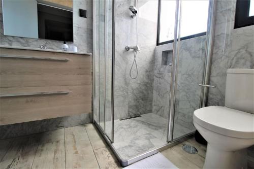 Santa Cruz Villa With Private heated Pool