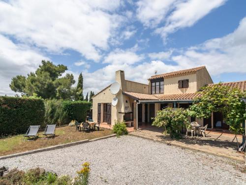 Scenic villa in Beaufort with private pool