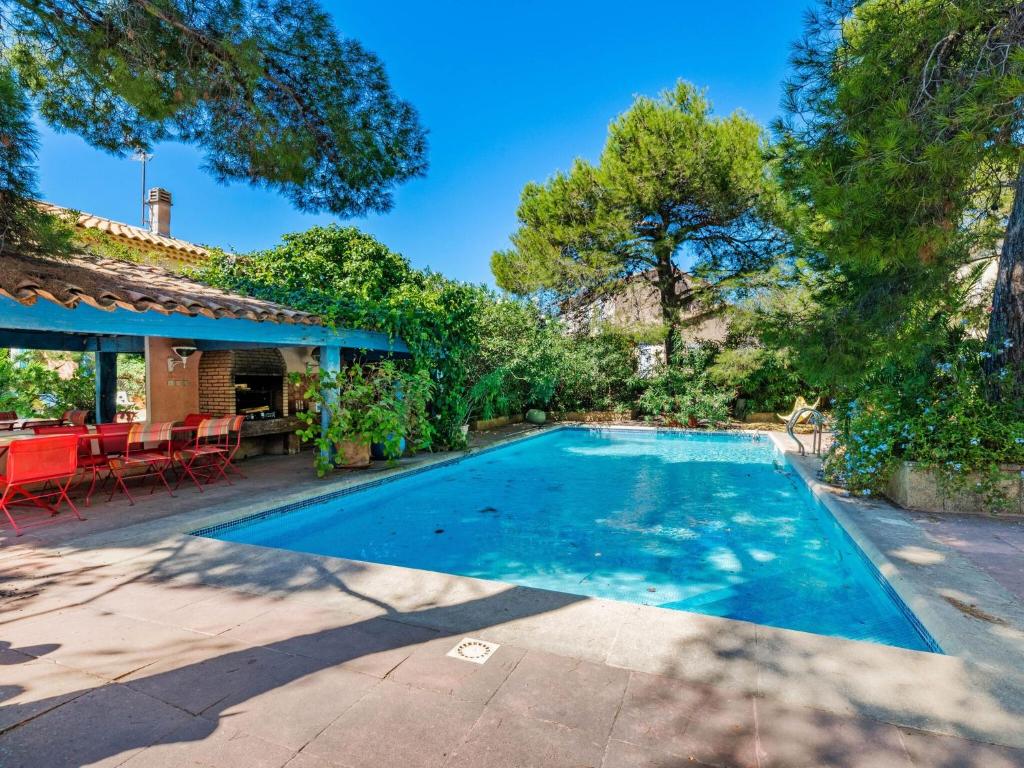 Villa Scenic villa in Martigues with private pool  13500 La Couronne