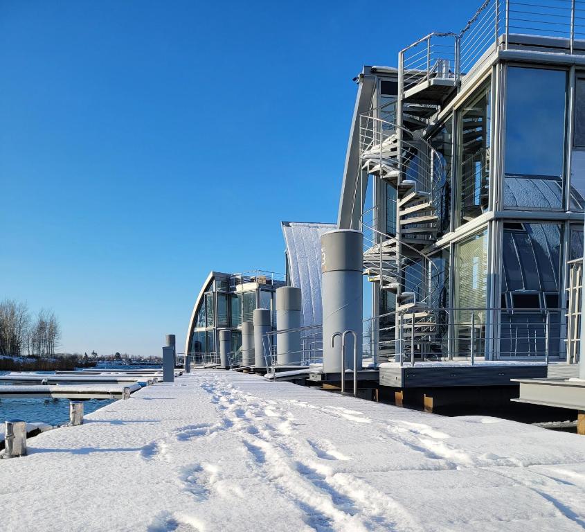 schwimmendes Ferienhaus Sky 15 Wohnhafen Scado, 02979 Elsterheide