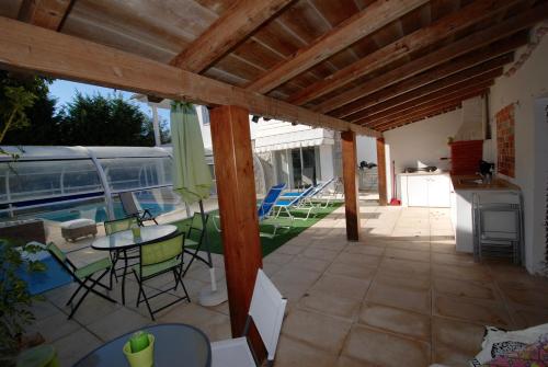 Seashell - 3 Bedroom house with private pool and garden
