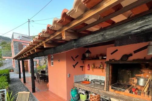 Secluded cottage w pool, oceanside view, 3BR, 3BA