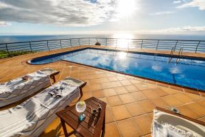 Secluded Sunset Villa set in lush mature gardens with amazing sea view