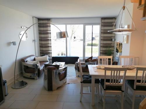 Maison de vacances Villa Seeblick am Schweriner See - ABC223 3 An der Marina Bad Kleinen