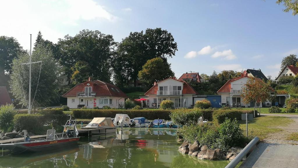 Maison de vacances Villa Seeblick am Schweriner See - ABC223 3 An der Marina, 23996 Bad Kleinen