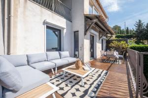 Villa SERRENDY  MAISON STYLE PENTHOUSE  Piscine & calme absolu ! 176 boulevard des Hesperides 06210 Mandelieu-la-Napoule Provence-Alpes-Côte d\'Azur