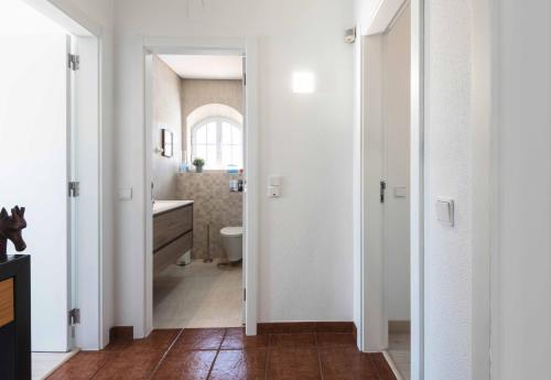 Sesimbra Stylish Villa by Homing